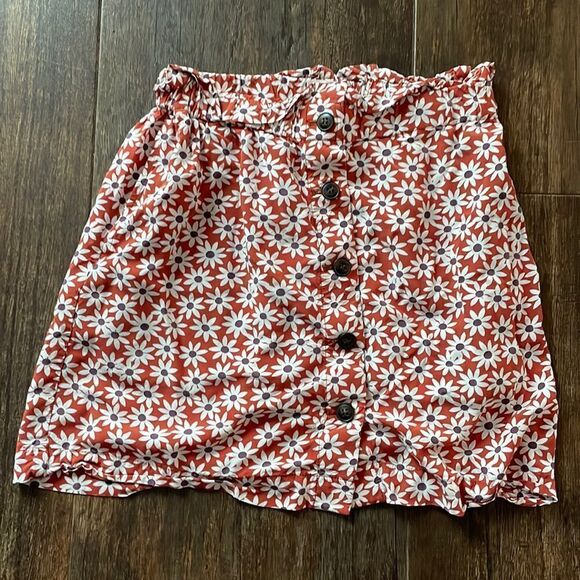 Madewell Paperbag Button-Front Mini Skirt in Falling Daisies - Picture 1 of 5
